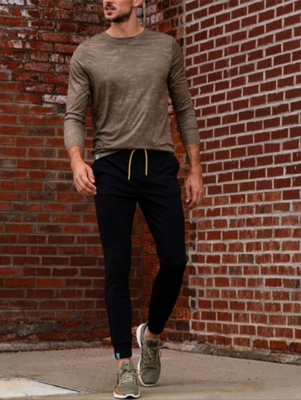 Chubbies Movementum Joggers The Obsidians Black Lounge Pants Men’s Size Medium